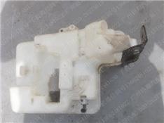 宝马525LI雨刮喷水壶