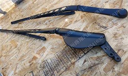 宝马530LI雨刮臂