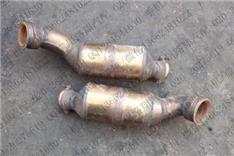 宝马760LI三元催化