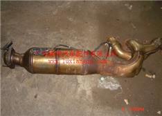 宝马745LI三元催化器