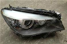 宝马760LI前大灯