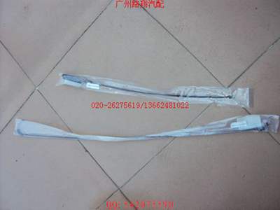 宝马730LI机盖拉线