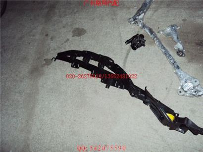 宝马X6叶子板支架