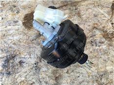 宝马330I刹车真空泵