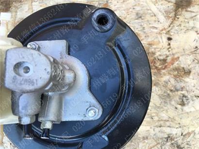 宝马318I刹车总泵