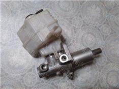 宝马X3刹车总泵