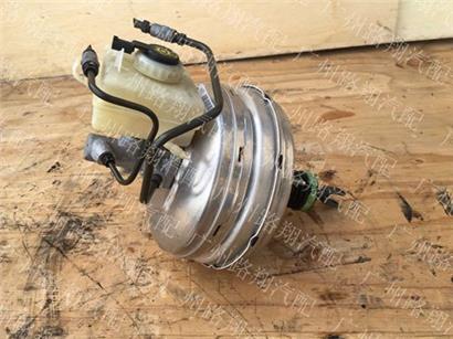 宝马530LI刹车总泵