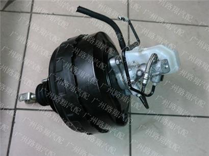 宝马M3刹车总泵