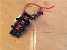 宝马745LI保险丝盒