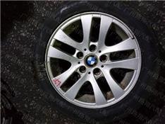 宝马318I钢圈