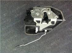 宝马M5车门锁块