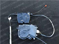 宝马535I尾箱盖电机