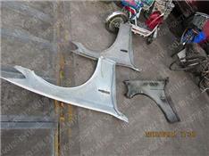 宝马530LI叶子板