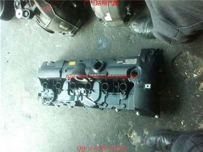 宝马X5气门室盖