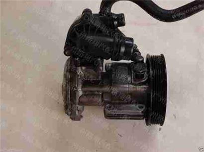 宝马318I转向助力泵