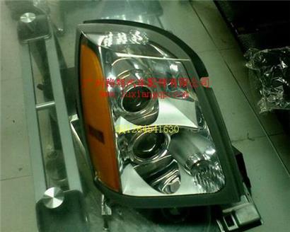 凯迪拉克SRX前大灯