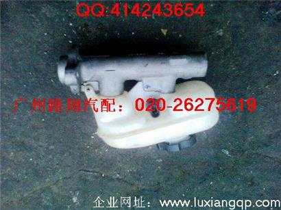 凯迪拉克SLS刹车总泵