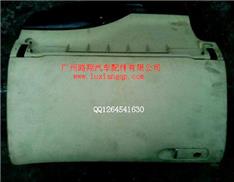 大众帕萨特B5杂物箱