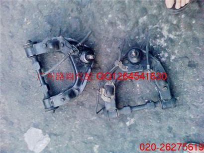 三菱帕杰罗V33上摆臂