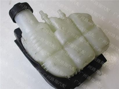 宝马迷你副水壶