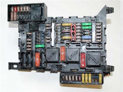 宝马迷你保险丝盒