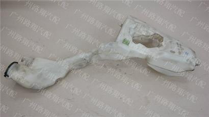 宝马迷你雨刮水壶