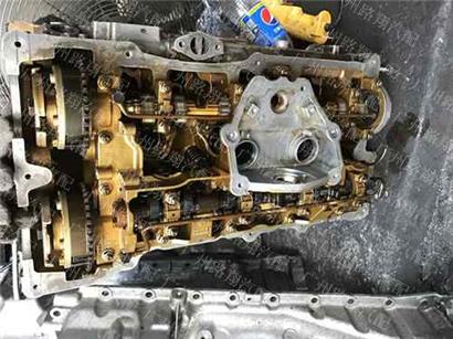 宝马218I缸盖