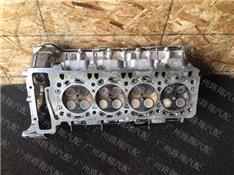 宝马750LI汽缸盖