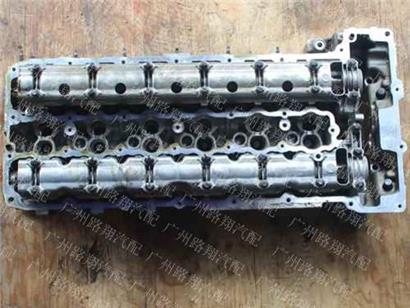 宝马GT335I汽缸盖