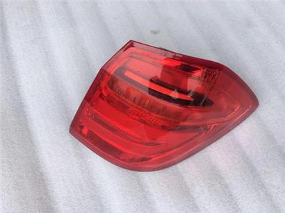 奔驰GL350尾灯