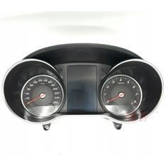 奔驰C63汽车仪表