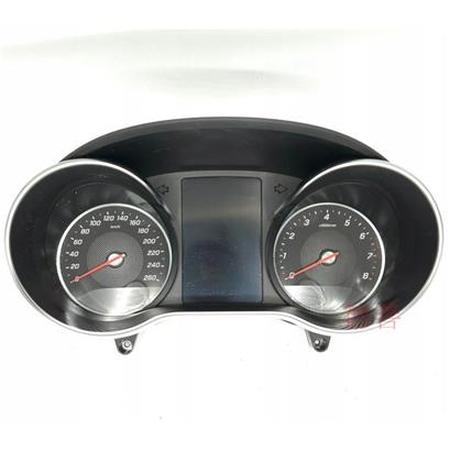 奔驰C63汽车仪表