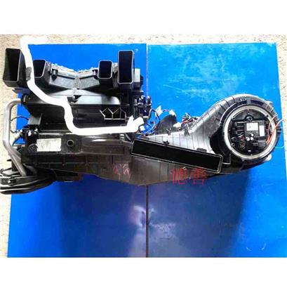 奔驰C180空调蒸发箱