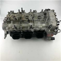 奔驰GL400汽缸盖