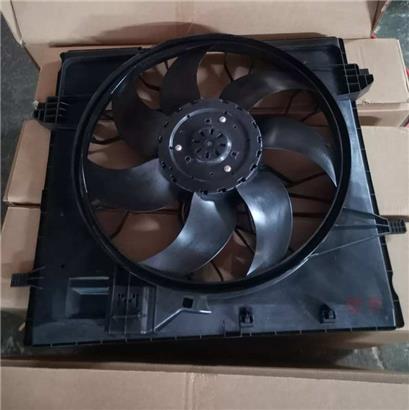 奔驰ML300电子扇