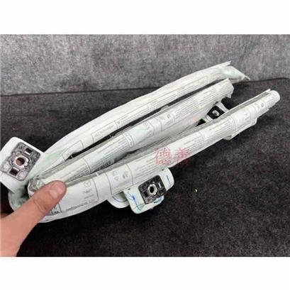 奔驰E320车顶气帘