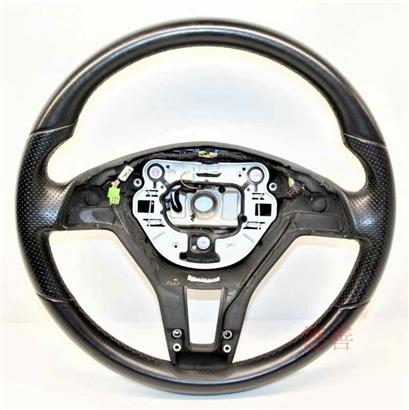 奔驰CLA260转向盘