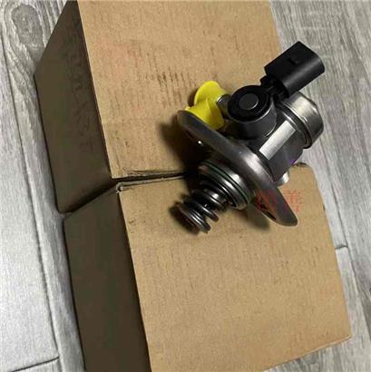 奔驰B200高压油泵