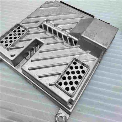 奔驰S450音响放大器