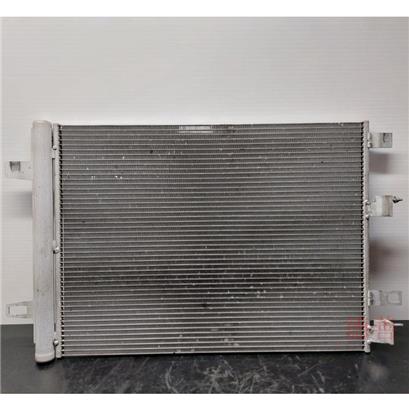 奔驰A200散热器-水箱