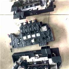 奔驰B200保险丝盒