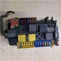 奔驰A200保险丝盒-多少钱